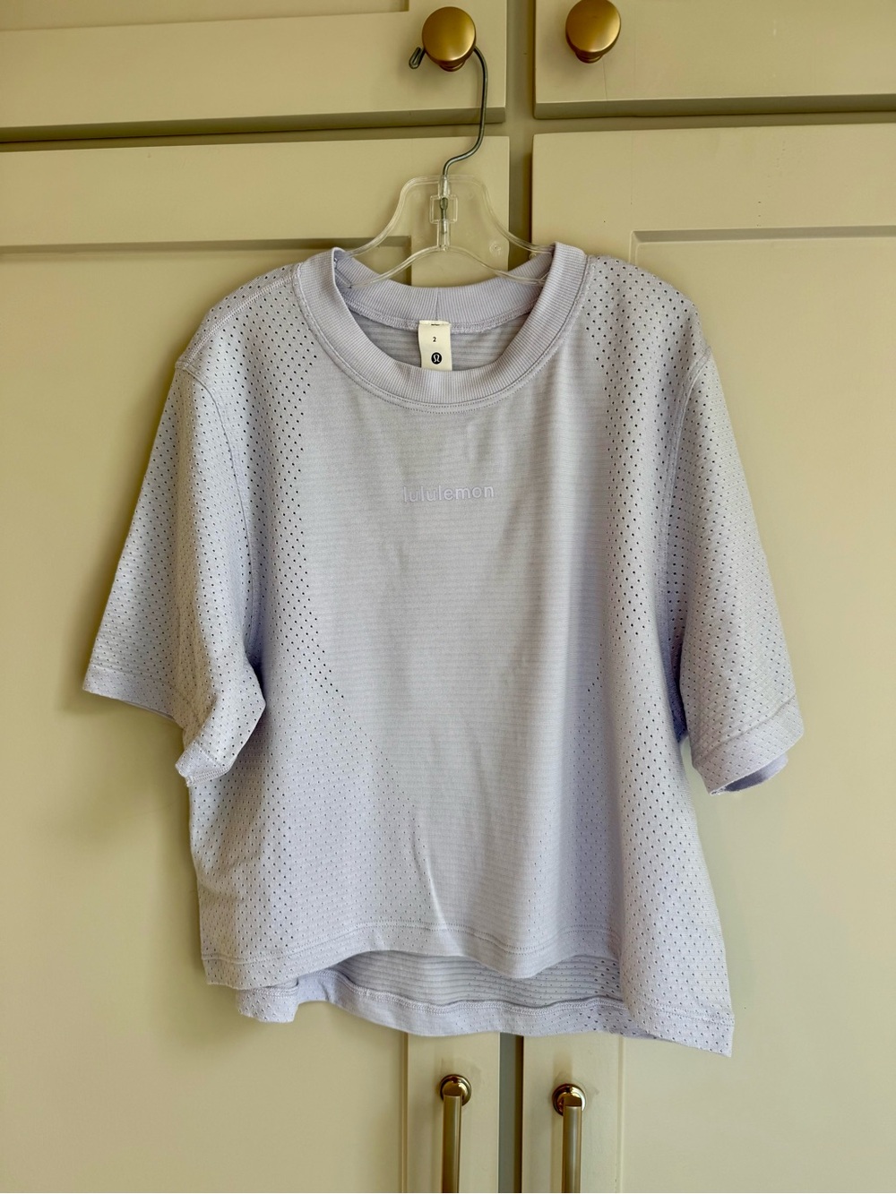 lululemon athletica High-Low Short Sleeve Lavender Frost Cropped Shirt size 2